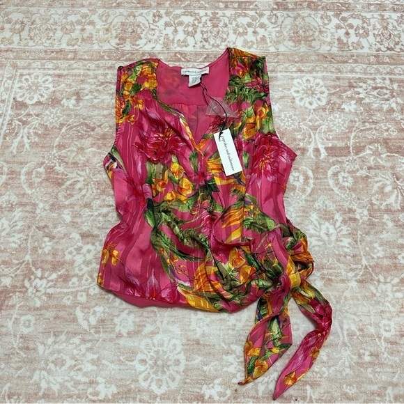 cupcakes & cashmere Tops - NWT Floral Wrap Cupcakes & Cashmere Tie Front Top 🌺